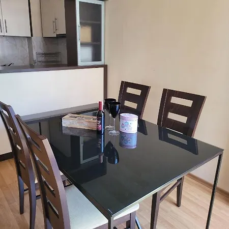 Iglika 2 Bedrooms Apartment